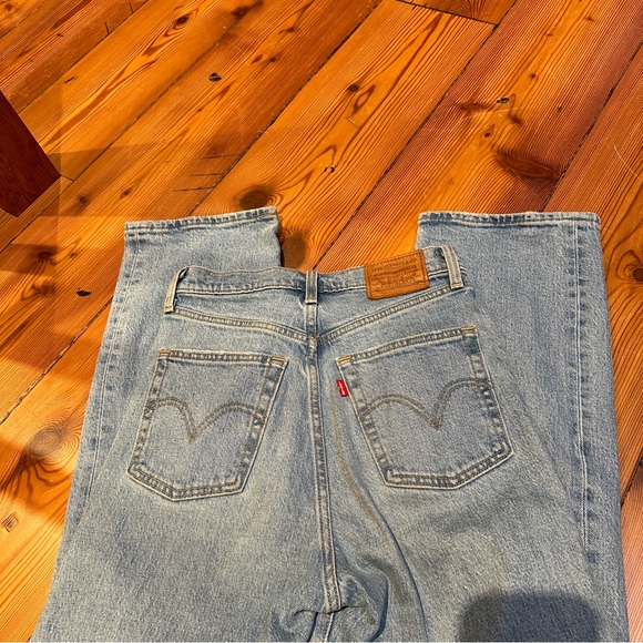 Levi’s Ribcage Straight Jeans - Picture 7 of 7